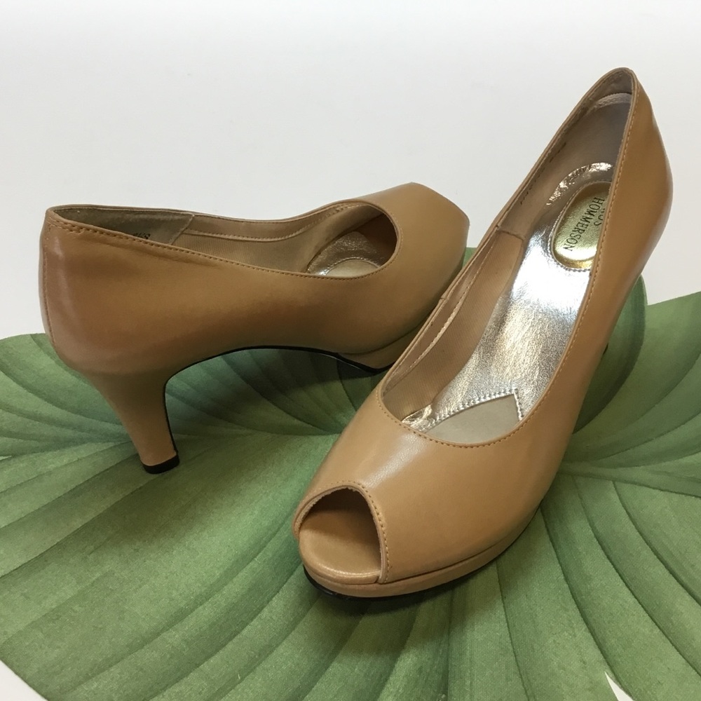 New Neutral Pumps. Ros Hommerson - Picture 5 of 7